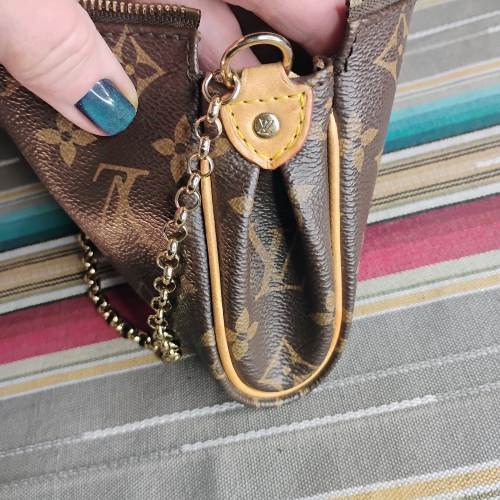 Louis Vuitton Brown Monogram Clutch - Picture 12 of 16